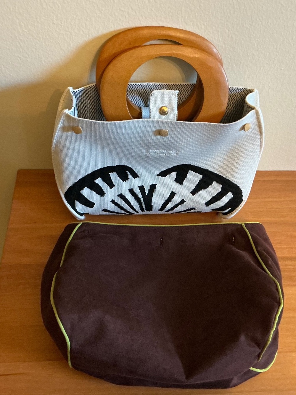 LIKE NEW - Lesley Evers Bonnie Bermuda Bag with Additional Reversible Cover